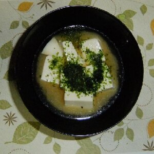 豆腐と青海苔のお味噌汁